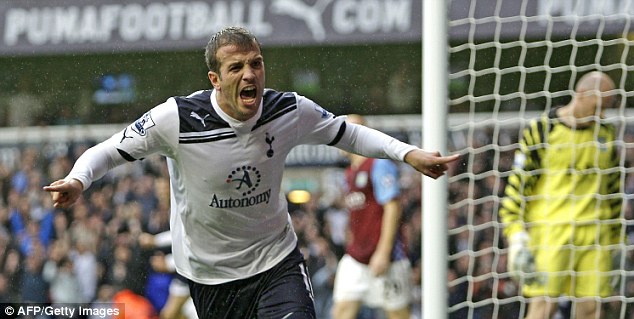 Rafael Van Der Vaart The heart of courage