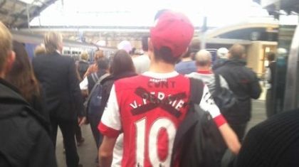 The love for Van Persie became a great hatred!