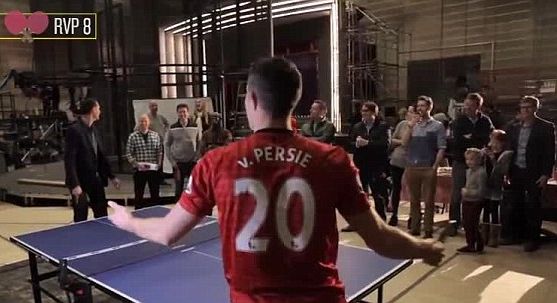 Άσος στο ping pong o Van Persie! [video]