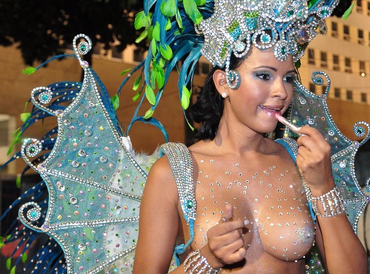 Στο Ρίο το γιορτάζουν … αλλιώς – Φωτορεπορτάζ από το Καρναβάλι