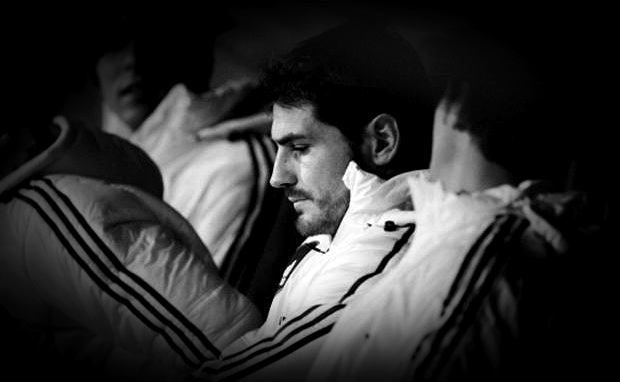 Arbeloa ignores Casilla before Real Madrid-Atletico Madrid! [video]