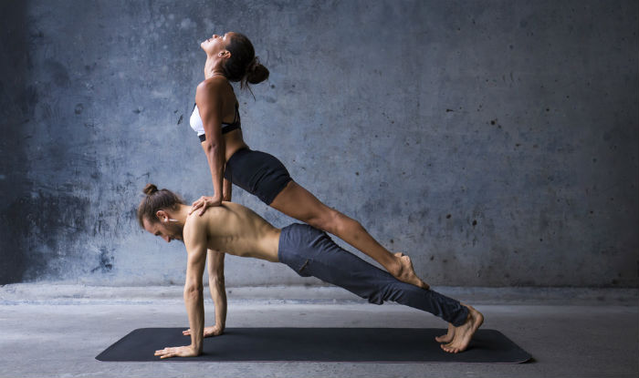 6 στάσεις yoga που θα βελτιώσουν τη σεξουαλική σου ζωή