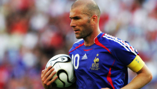 Top 10 Successful Retired Soccer Players! (Photos)