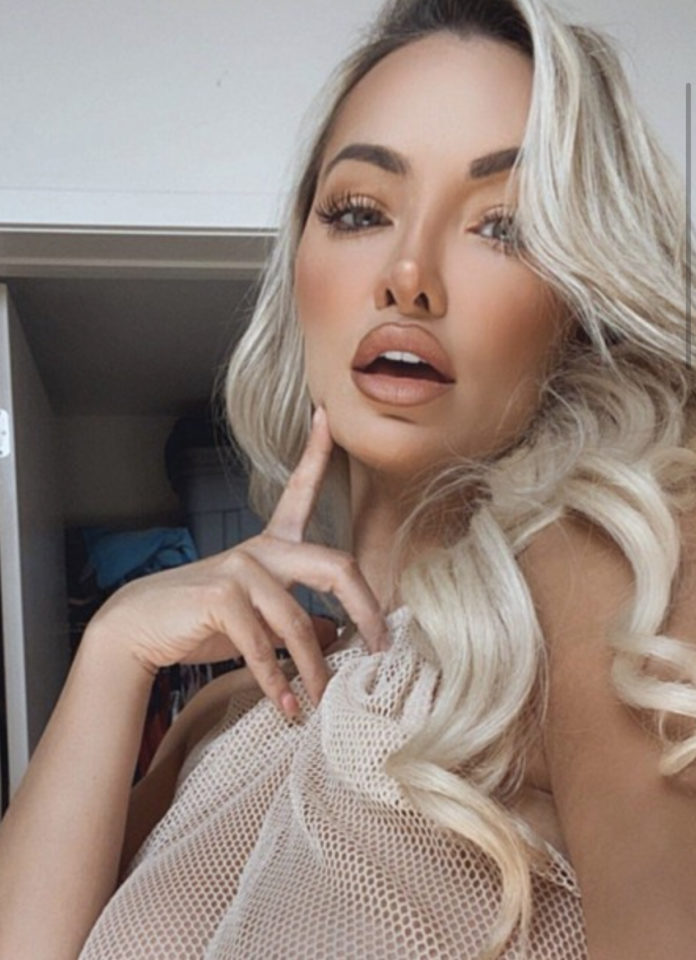 Lindsey Pelas