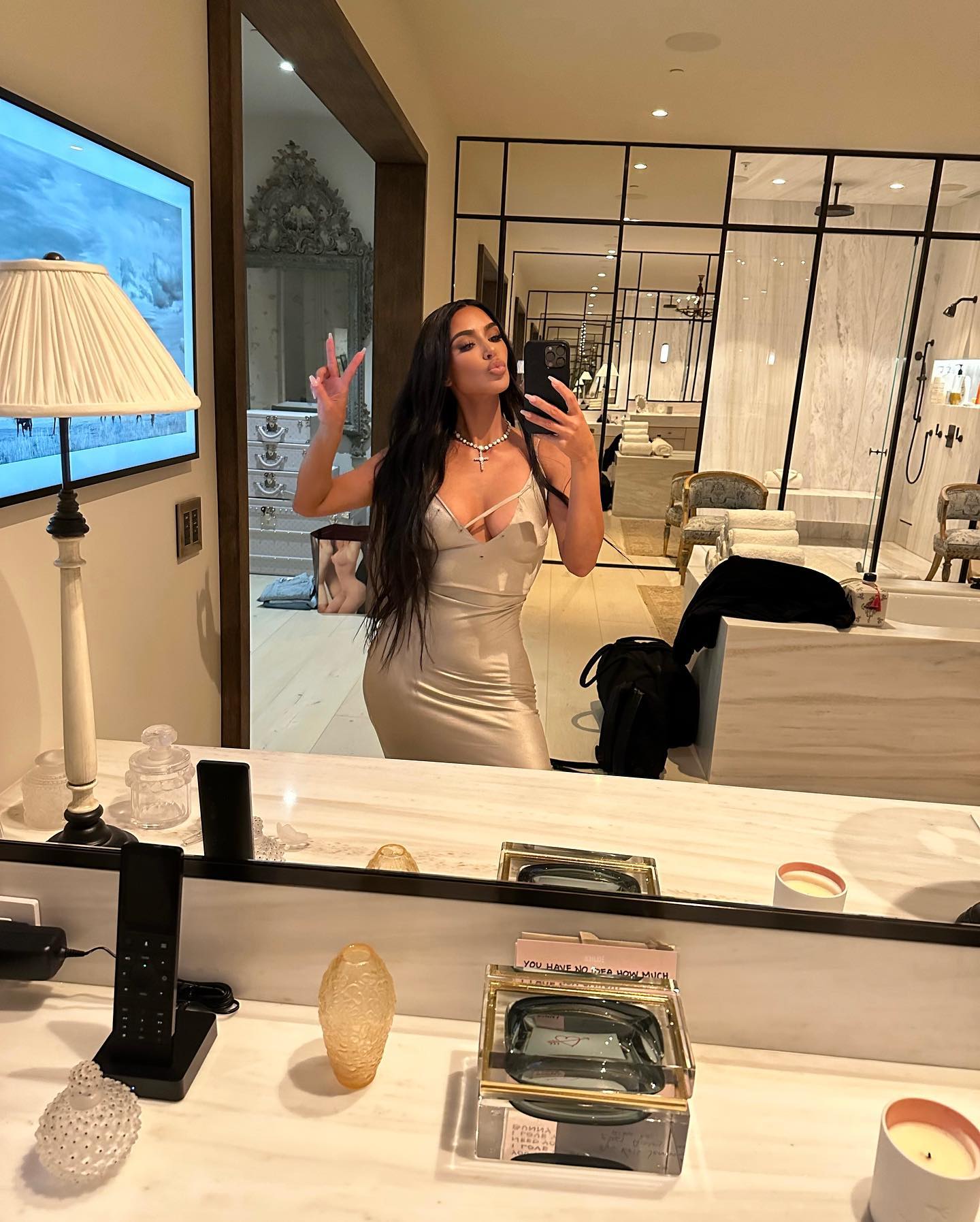 Kim Kardashian … χωρίς σουτιέν!