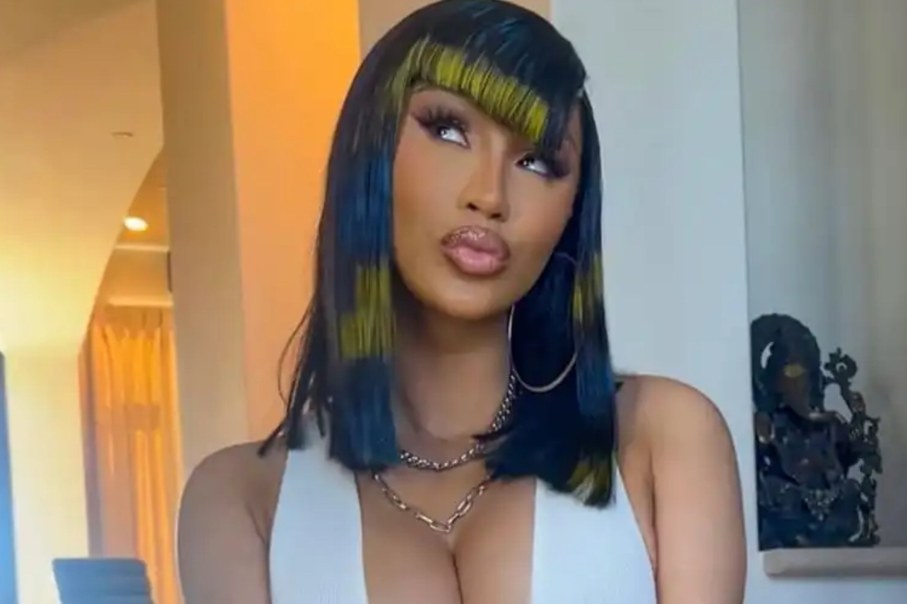 Το sexy μπούστο της Cardi B!