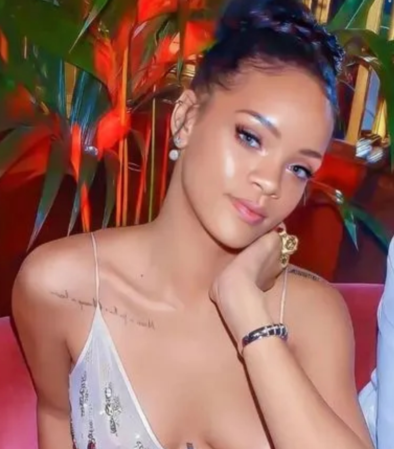 Η κούκλα Rihanna … σε Nip Slip !