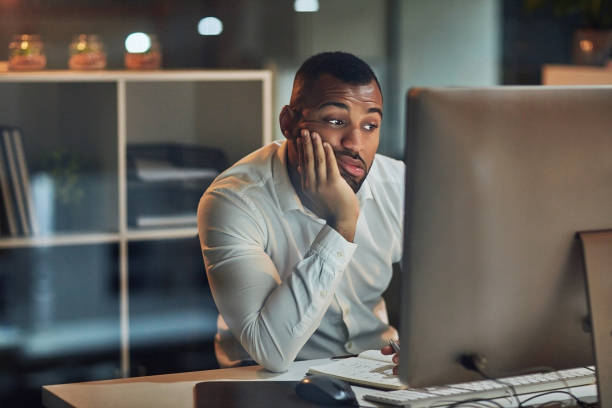 Burnout ή Boreout; Όταν η εξουθένωση και η πλήξη στη δουλειά απειλούν εξίσου την υγεία
